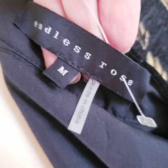 🏷Endless Rose NWOT Barocque & Velvet Button Down Jacket - Black/Gold - M - Picture 3 of 17